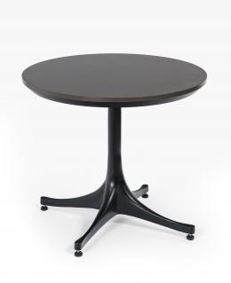 14   -  <p><span class="description">Mesa de pedestal Nelson. De George Nelson. Producida por Herman Miller </span></p>