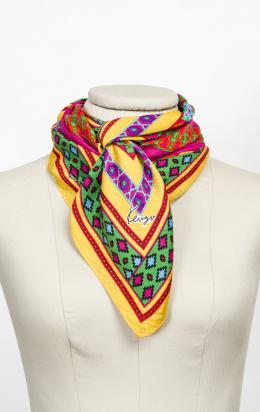 102   -  <p><span class="description">Foulard. Kenzo Takada</span></p>