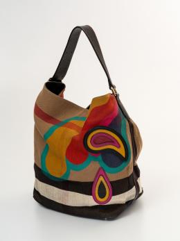 225   -  <p><span class="description">Bolso estampado de colores. Burberry London </span></p>