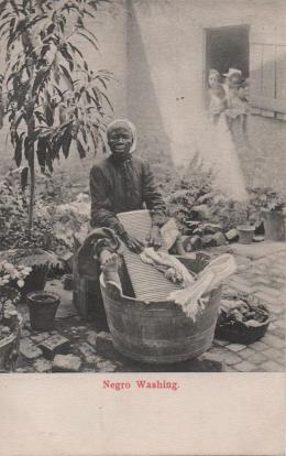 242   -  <p><span class="description">1 Postal Negro Washing 1910s</span></p>