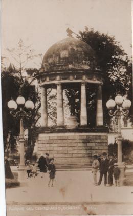 56   -  <p><span class="description">Parque del Centenario Bogotá ca 1910s</span></p>