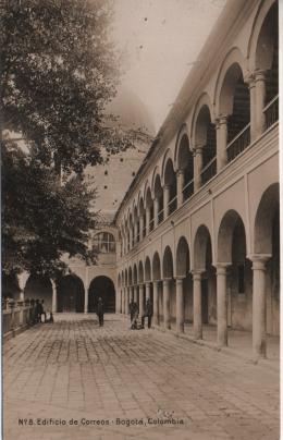 95   -  <p><span class="description">Edificio de Correos Bogotá ca 1910s</span></p>