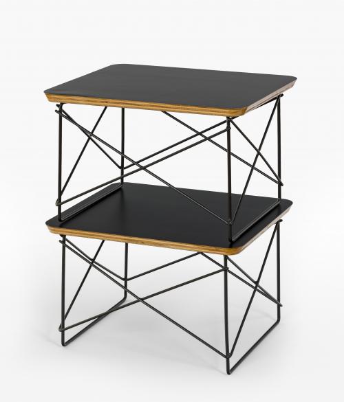 Wire base table De Charles & Ray Eames Producida por Herman