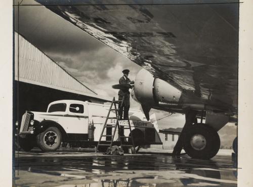 Avión SCADTA en reparación : Avión SCADTA en Reparación